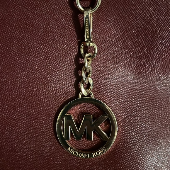 Michael Kors burgundy large bag - Picture 2 of 9